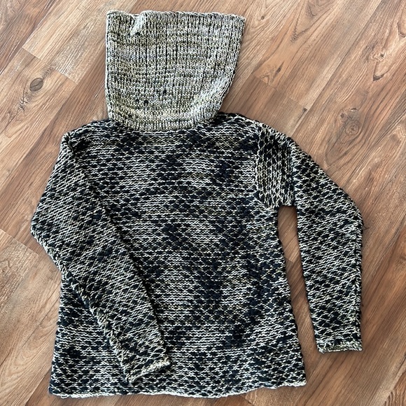 Parker Sweater - Picture 4 of 9